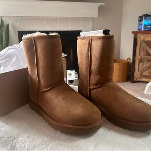 Size 8 women’s brown classic short uggs
